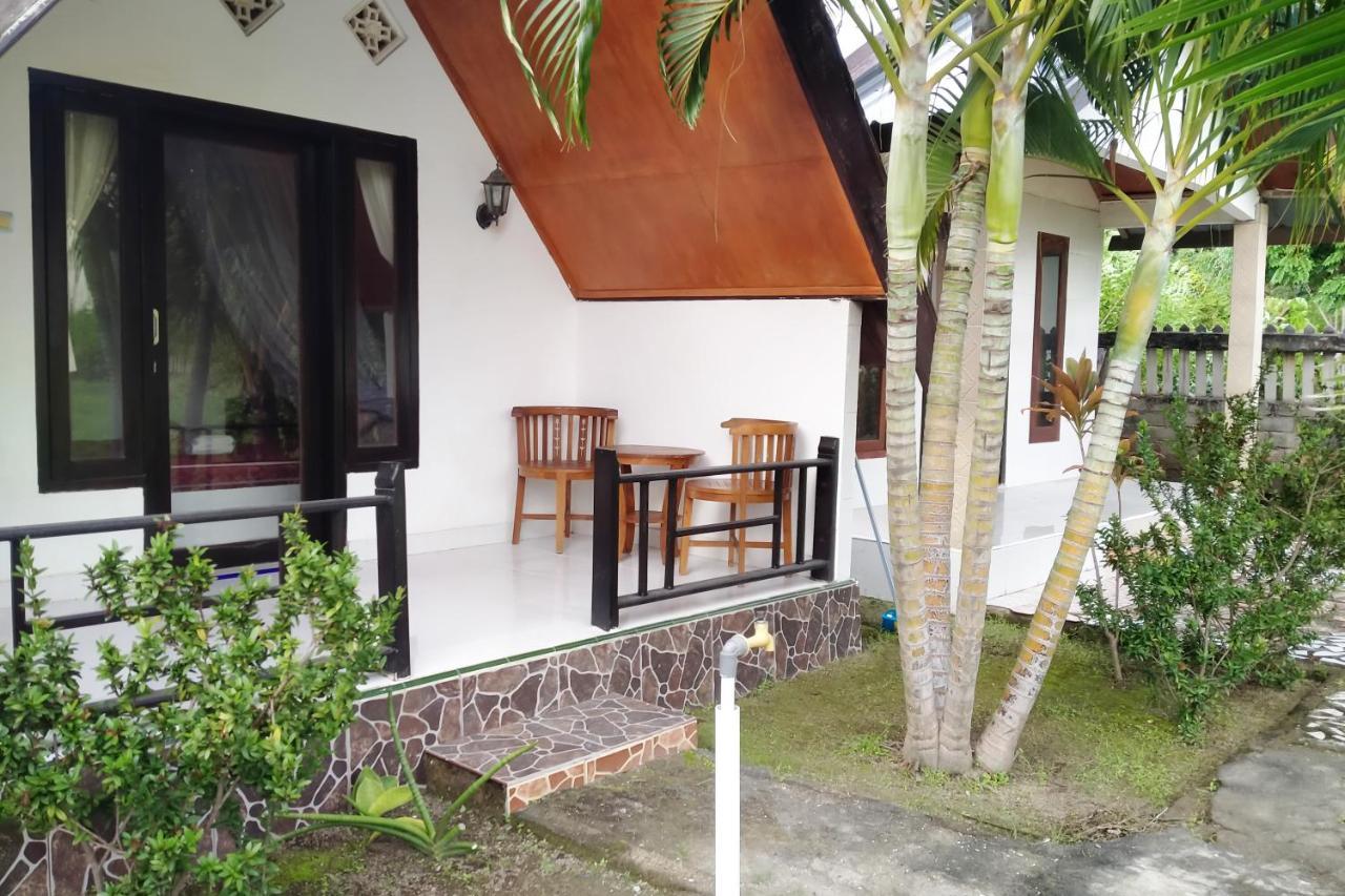 Coconut Gili Meno Hotel Exterior photo