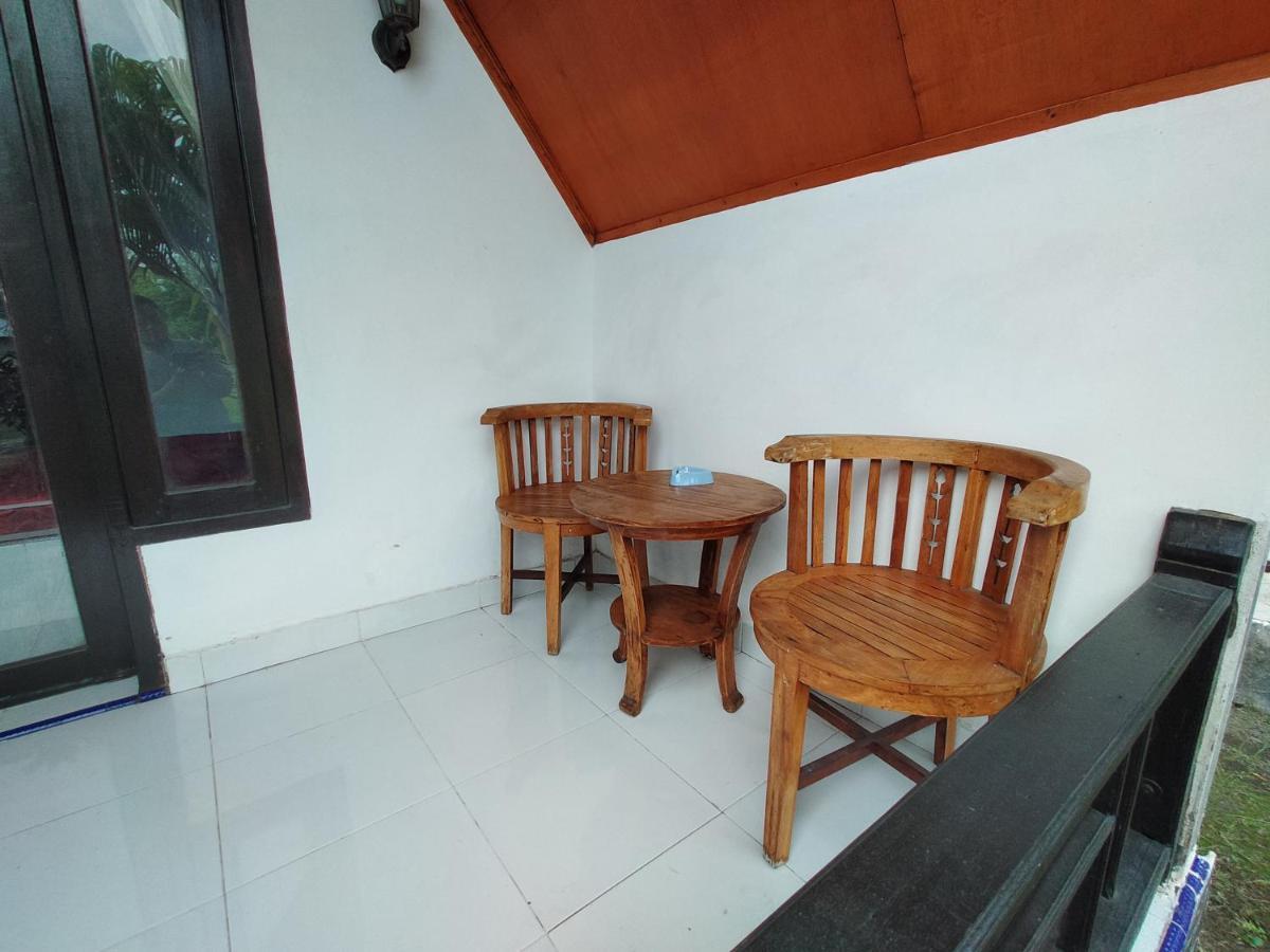 Coconut Gili Meno Hotel Exterior photo