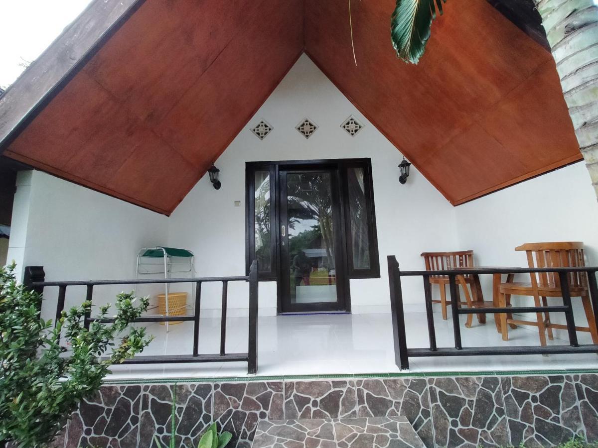Coconut Gili Meno Hotel Exterior photo
