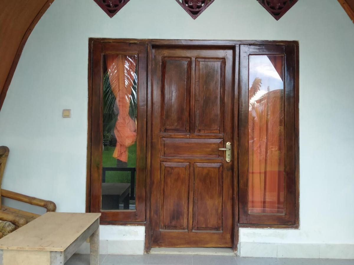 Coconut Gili Meno Hotel Exterior photo